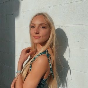 Meet your Posher, Aija